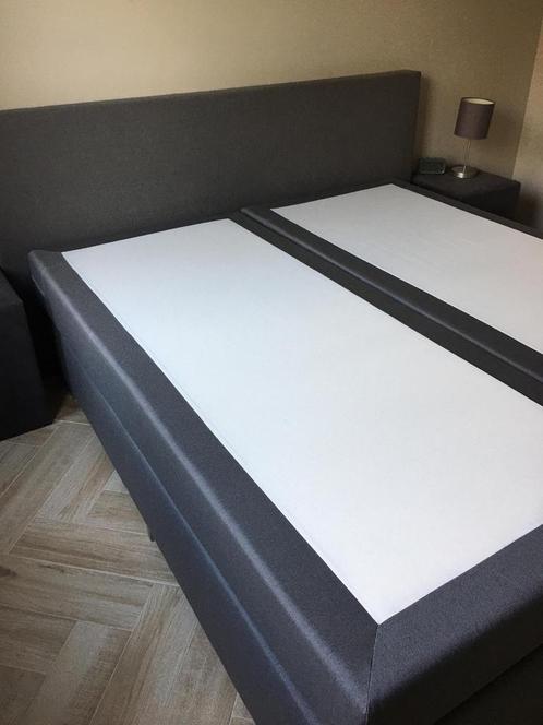 Vrijwel nieuwe donkergrijze boxpsring + matrassen + toppers, Huis en Inrichting, Slaapkamer | Boxsprings, Zo goed als nieuw, 180 cm
