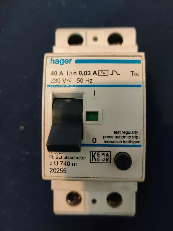 Hager Aardlekschakelaar 40A 30mA x U 740 H1 20255, Hobby en Vrije tijd, Elektronica-componenten, Zo goed als nieuw, Ophalen of Verzenden