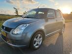 Suzuki swift 2005 Grijs 5DRS  APK AIRCO carplay keyless, Auto's, 1328 cc, 965 kg, 400 kg, Handgeschakeld