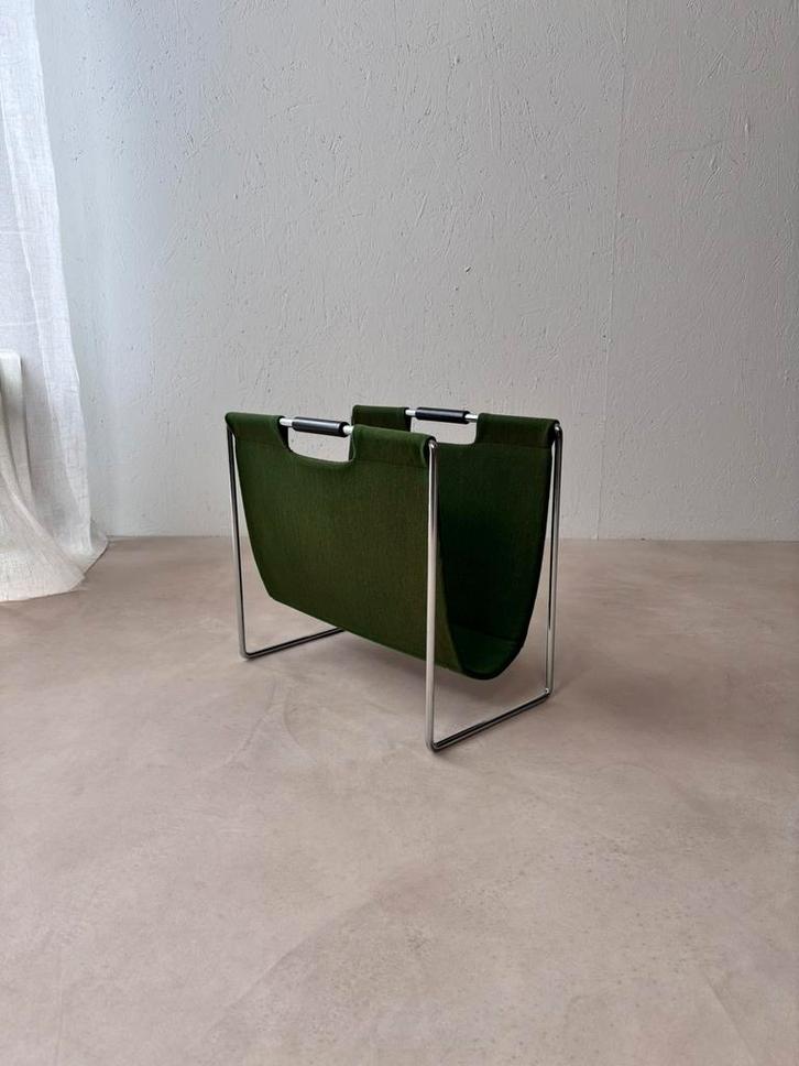 Brabantia lectuurmand mid century mosgroen vilt, Huis en Inrichting, Woonaccessoires | Krantenbakken en Lectuurbakken, Gebruikt