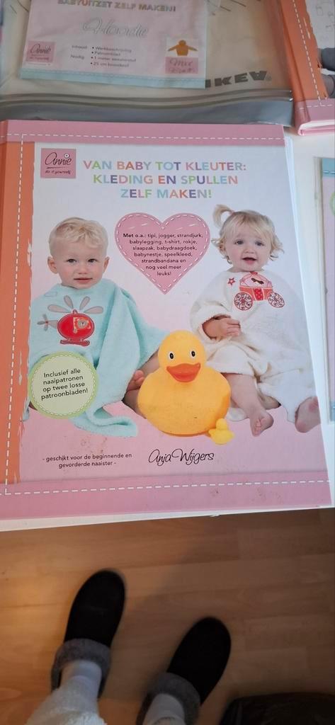 A.R.H. Wijgers - Babyuitzet zelf maken!, Boeken, Hobby en Vrije tijd, Zo goed als nieuw, Ophalen of Verzenden