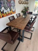 Houten tafel met bruine kunstleren stoelen, Huis en Inrichting, Ophalen, Zo goed als nieuw, Industrieel, 4 tot 6 stoelen