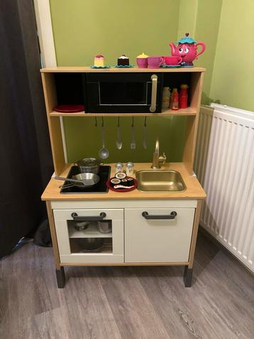 Mooie Ikea houten kinderkeukentje beschikbaar voor biedingen
