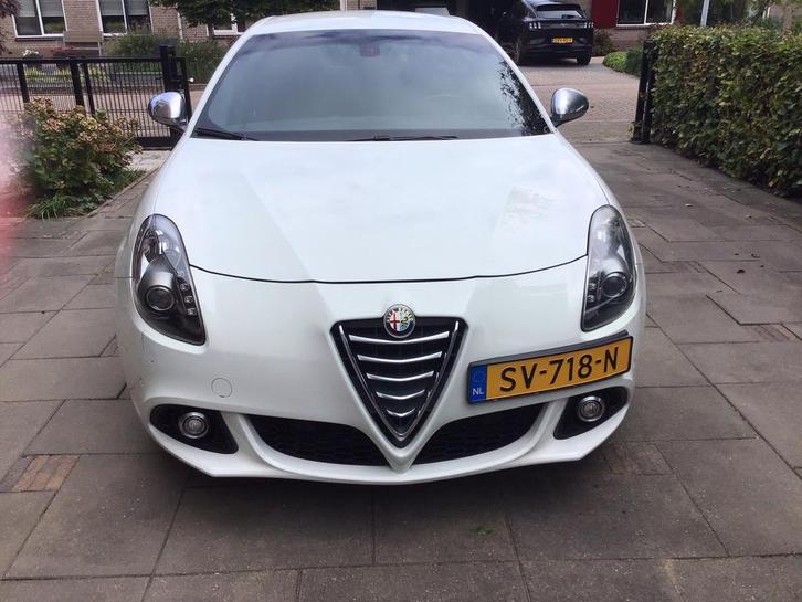 Alfa Romeo Giulietta 1.750 TBI 2014 Wit, Auto's, Alfa Romeo, Particulier, Giulietta, ABS, Airbags, Airconditioning, Bluetooth