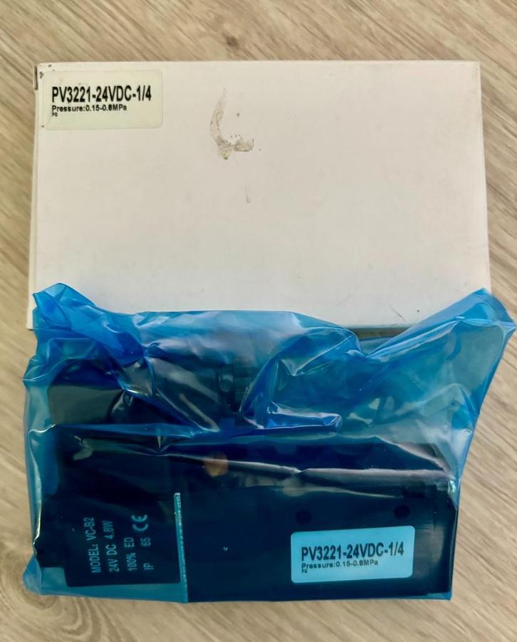 Merkloos - 4x Ventielen - 3/2 Monostabiel ( geen FESTO ), Hobby en Vrije tijd, Elektronica-componenten, Nieuw, Ophalen of Verzenden