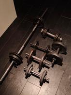 Dumbbells en barbell met gewichten, Sport en Fitness, Fitnessmaterialen, Ophalen, Gebruikt, Armen, Halterset