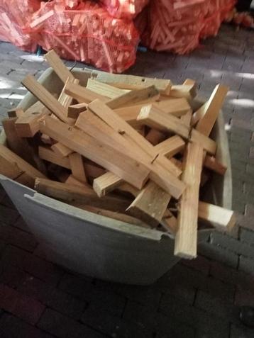 Aanmaakhout beschikbaar voor biedingen