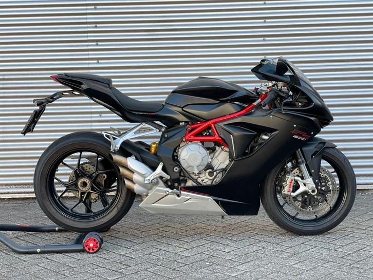 Tekoop MV Agusta F3 800 2014 Matt Zwart met Rood Frame, Motoren, Motoren | MV Agusta, Particulier, Sport, 4 cilinders, Motorrijbewijs A