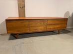 Prachtig noten tv dressoir nu eenmalig voor €598,-, Ophalen, 150 tot 200 cm, Nieuw, Minder dan 100 cm