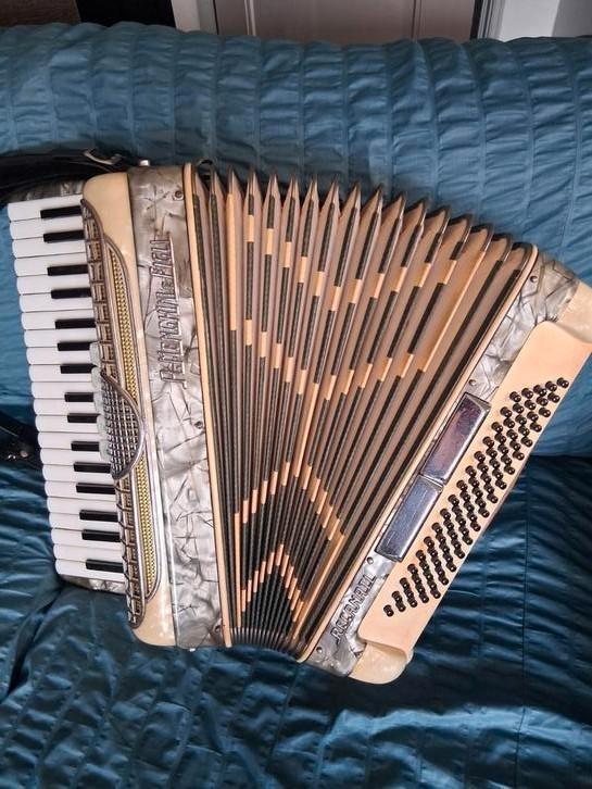 Accordeon, Muziek en Instrumenten, Accordeons, Gebruikt, 80-bas, Overige merken, Ophalen
