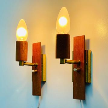 2 teak + messing wand LAMPEN Scandinavisch MidCentury design beschikbaar voor biedingen