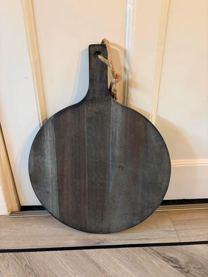 Mooi vergrijsde hardhouten borrelplank rond, Huis en Inrichting, Woonaccessoires | Dienbladen, Zo goed als nieuw, Hout, Rond, Ophalen of Verzenden