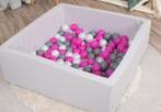 vierkante grijze mimii ballenbak met fuchsia roze ballen, Gebruikt, Ophalen