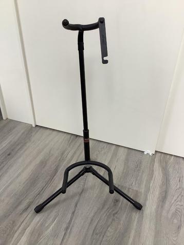 Gitaar standaard beschikbaar voor biedingen