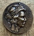 Verguld zuiver zilveren penning Beatrix 50 jaar (1988), Ophalen, Zilver, Nederland