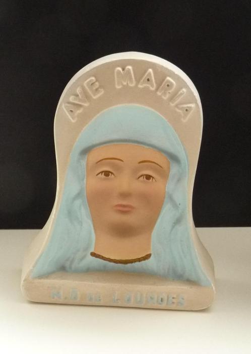 KALKSTENEN MARIA DIE JE STEEDS AAN BLIJFT KIJKEN 1973LOURDES, Verzamelen, Religie, Zo goed als nieuw, Christendom | Katholiek
