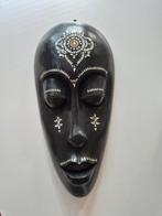 Houten Lombok tribal masker met parelmoer inleg, Antiek en Kunst, Kunst | Niet-Westerse kunst, Ophalen of Verzenden