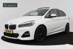 BMW 2-serie Active Tourer 218i Executive (PANORAMADAK, NAVIG, Alcantara, Wit, Origineel Nederlands, Bedrijf