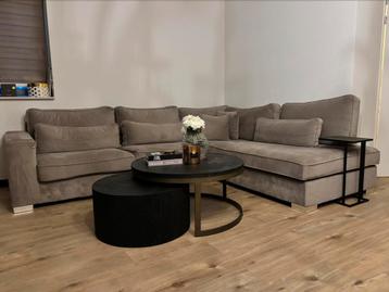 Velvet taupe grijze huiskamer bank beschikbaar voor biedingen