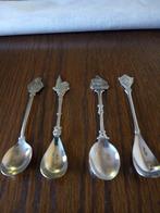4 Thee lepeltjes met afbeeldingen Jaren '50-'60, Antiek en Kunst, Antiek | Bestek, Ophalen of Verzenden