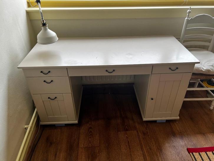 Grijs/wit Alve Bureau, Huis en Inrichting, Bureaus, Gebruikt, Bureau, Ophalen