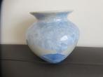 Pottenbakkers aardewerk vaas, licht blauw kristal glazuur, Antiek en Kunst, Verzenden