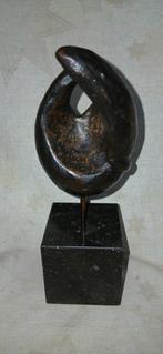 Bronzen sculptuur op marmeren voet, Ophalen of Verzenden