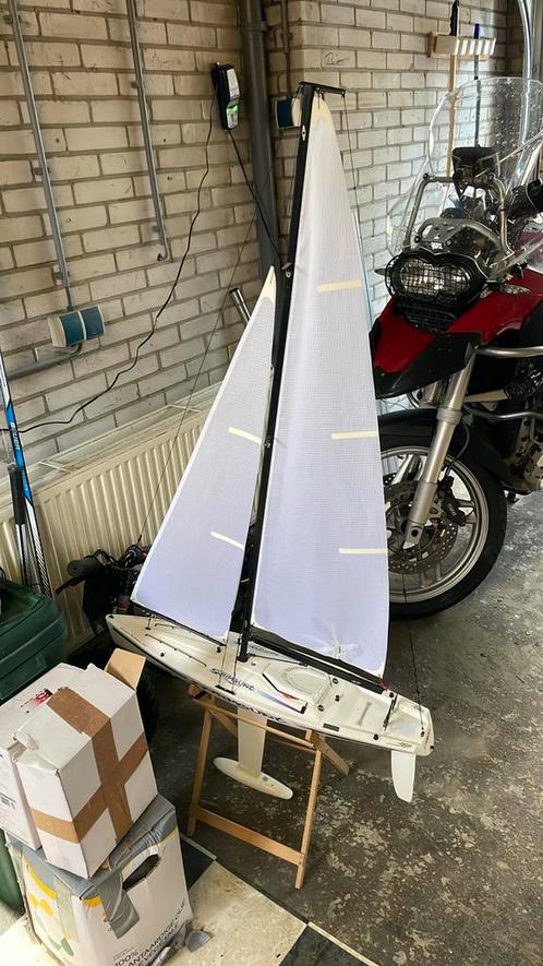 Bestuurbare Zeilboot met flysky fs-i6, Hobby en Vrije tijd, Modelbouw | Boten en Schepen, Zo goed als nieuw, Ophalen