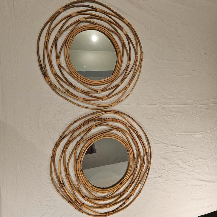2 Rotan Spiegels - Zo Goed Als Nieuw!, Huis en Inrichting, Woonaccessoires | Spiegels, Zo goed als nieuw, 50 tot 75 cm, Minder dan 100 cm