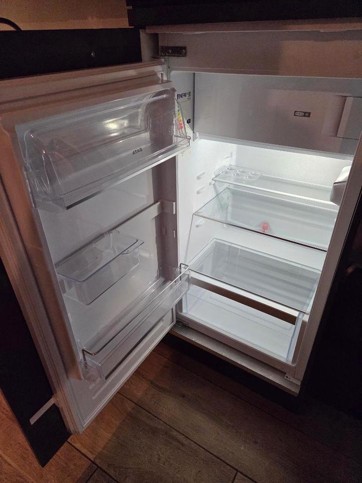 Atag inbouwkoelkast ks33102b, Witgoed en Apparatuur, Koelkasten en IJskasten, Zo goed als nieuw, Zonder vriesvak, 100 tot 150 liter