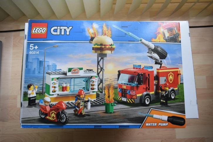 Lego City 60214 Brand bij hamburger restaurant, Kinderen en Baby's, Speelgoed | Duplo en Lego, Zo goed als nieuw, Lego, Complete set