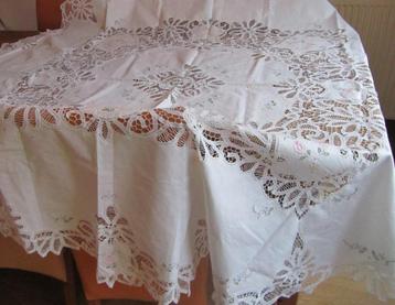 Groot Brussels kant tafelkleed rond nieuw beschikbaar voor biedingen