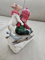 Beeldje Jongen met Hond op Slee - Decoratief, Diversen, Kerst, Ophalen of Verzenden, Zo goed als nieuw