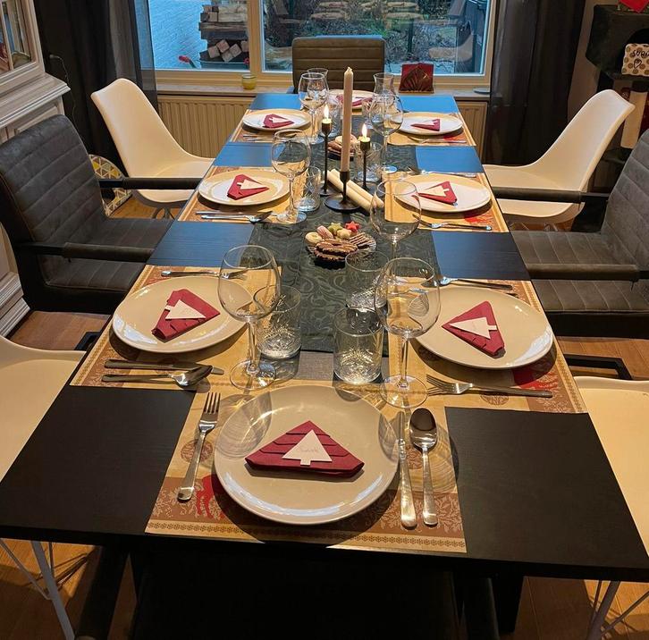 Bjursta eettafel, Huis en Inrichting, Tafels | Eettafels, Zo goed als nieuw, 50 tot 100 cm, 100 tot 150 cm, Vijf personen of meer