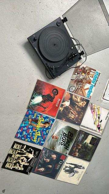 Stage Line draaitafel incl Elpees LP’s alles in 1 keer weg! beschikbaar voor biedingen