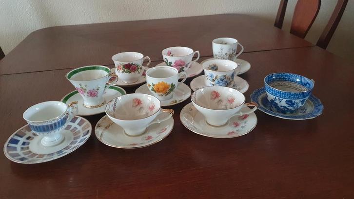 Vintage Kopjes en Schotels Collectie, Huis en Inrichting, Keuken | Servies, Zo goed als nieuw, Kop(pen) en/of Schotel(s), Overige stijlen