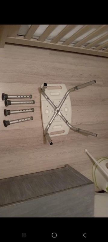 Douchekrik badkruk douchestoel badstoel  beschikbaar voor biedingen