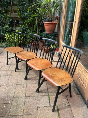 4 vintage Houten spijlen stoelen. Scandinavisch design
