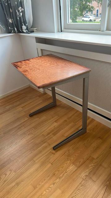 Schooltafeltje beschikbaar voor biedingen