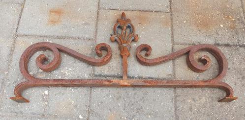 Massief gietijzeren ornament. Afm.L.73 x H.37 x D.3 cm, Tuin en Terras, Tuinwanddecoratie, Gebruikt, Ophalen