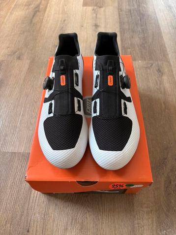 Dmt kr3 beschikbaar voor biedingen