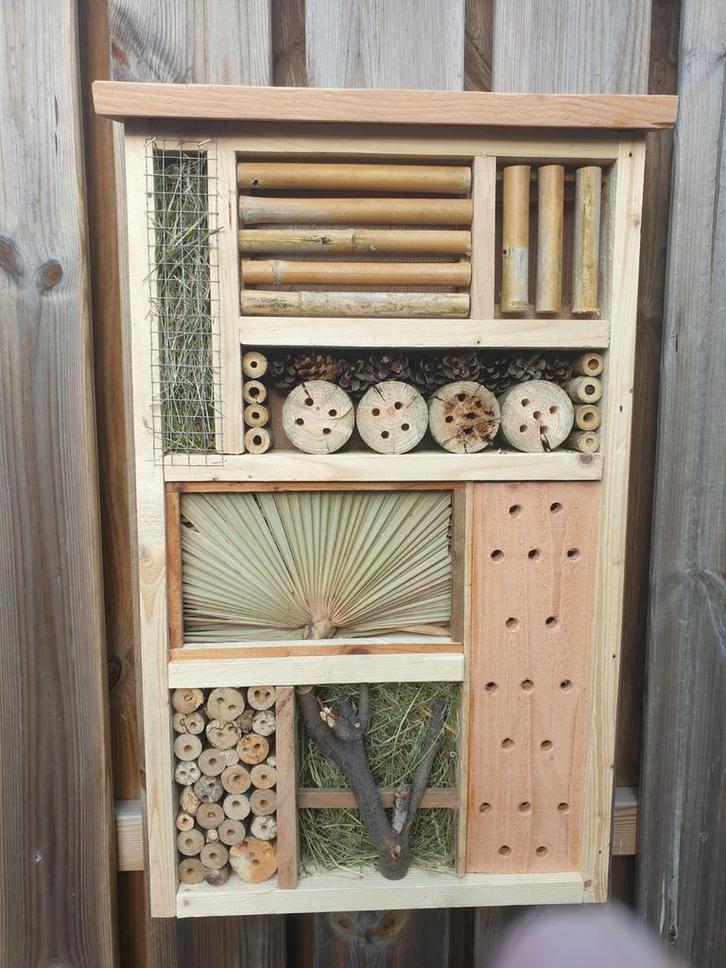 Insectenhotel van 67 bij 42 cm, Tuin en Terras, Tuinwanddecoratie, Nieuw, Ophalen of Verzenden