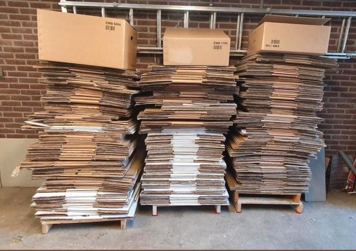 Partij stevige verhuisdozen en of boekendozen, verzenddozen,, Doe-het-zelf en Verbouw, Kratten en Dozen, Doos, 35 tot 50 cm, Minder dan 40 cm