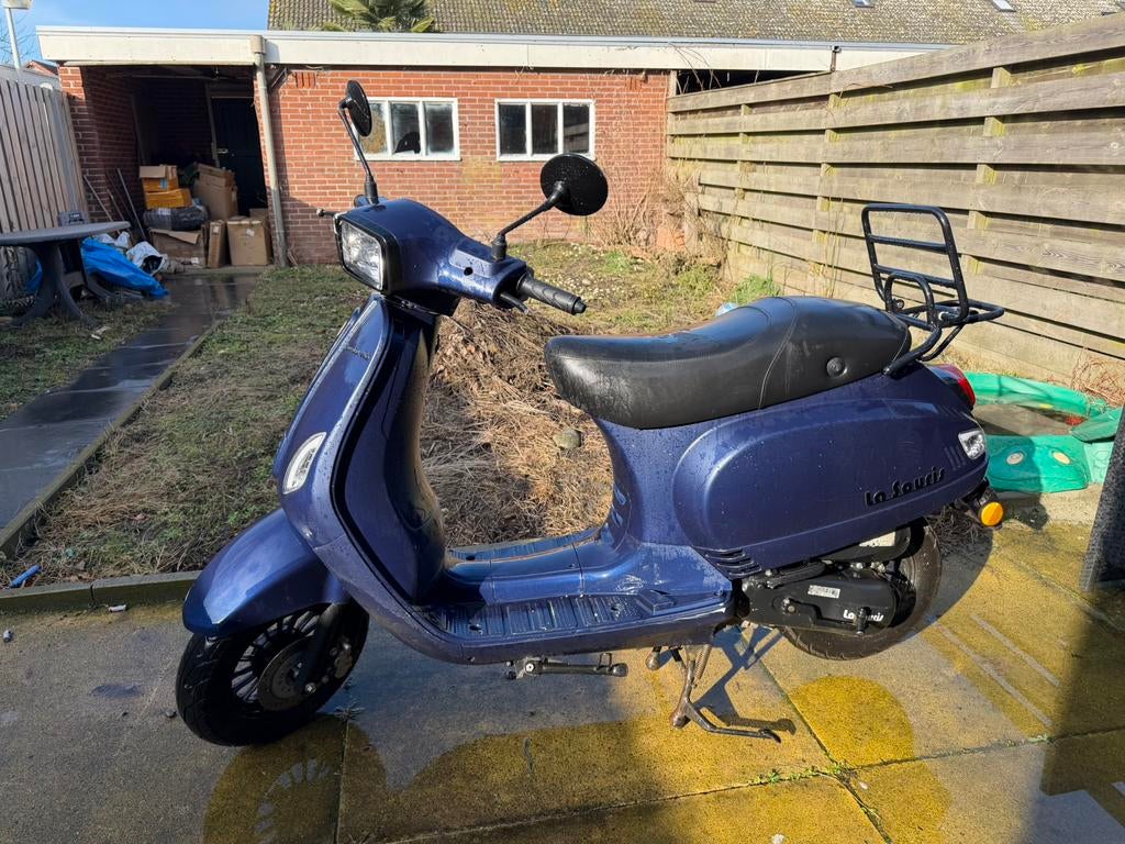 La souris Bromscooter uit 2023, Fietsen en Brommers, Scooters | Overige merken, Ophalen, Gebruikt, Maximaal 45 km/u, Benzine