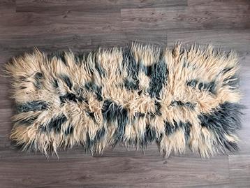 Langharig schapenvacht extra groot XL beschikbaar voor biedingen