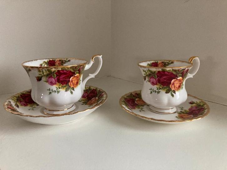 Dames en heren kop/schotel Old Country Roses - Royal Albert, Huis en Inrichting, Keuken | Servies, Zo goed als nieuw, Kop(pen) en/of Schotel(s)