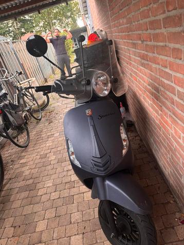 la souris 50cc 25km beschikbaar voor biedingen