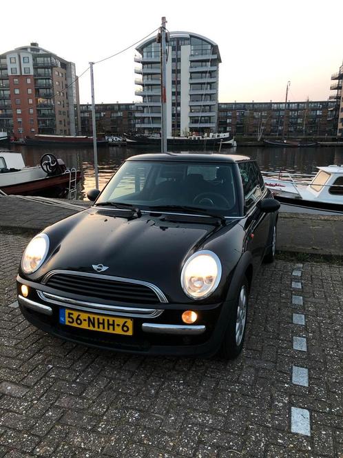 Mini 1.6 16V ONE 2002 Zwart, Auto's, Mini, Particulier, One, Benzine, C, Hatchback, Handgeschakeld, Geïmporteerd, Zwart, Grijs