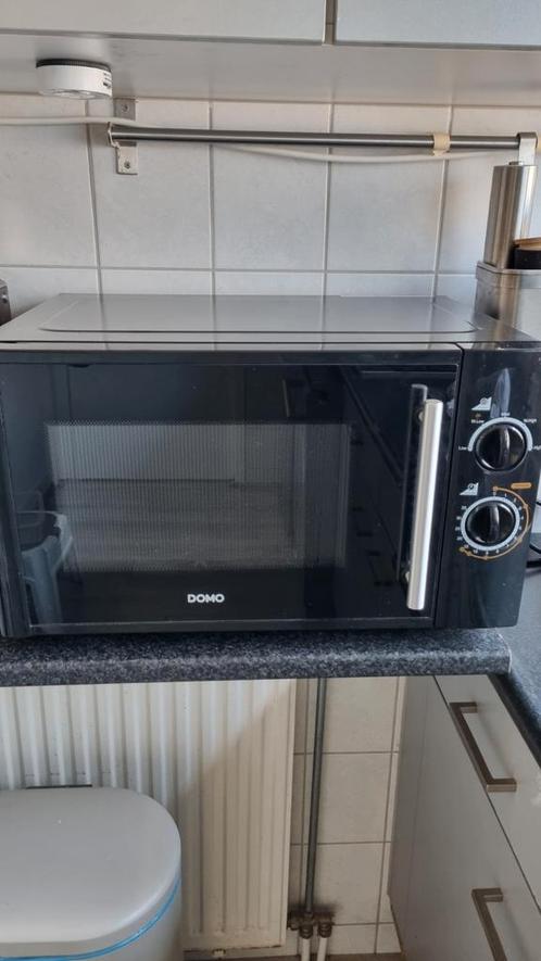 Magnetron Domo 1058 28 L 900 W, Witgoed en Apparatuur, Magnetrons, Zo goed als nieuw, Vrijstaand, Magnetron, 45 tot 60 cm, Oven