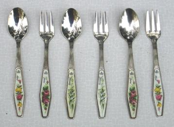 Royal Albert 3 lepeltjes en 3 vorkjes,January, April en June beschikbaar voor biedingen